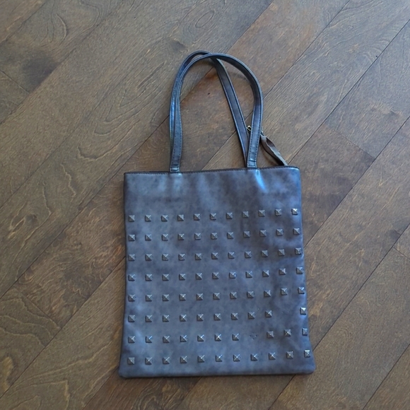 Gray studded bag with zipper - Picture 1 of 5